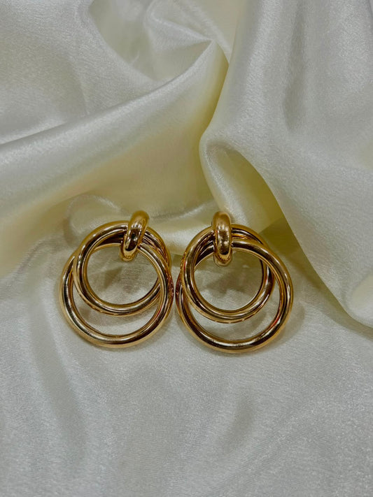 Interlocking Gold Circle Earrings